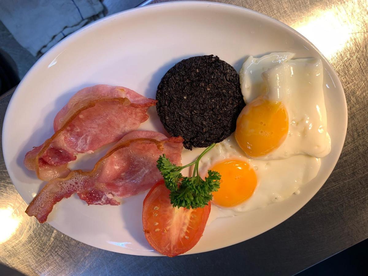 Collingwood Arms Hotel Cornhill on Tweed Eksteriør billede