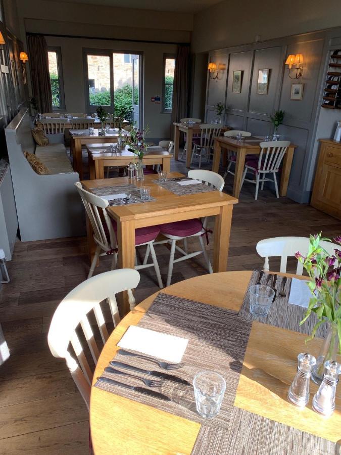 Collingwood Arms Hotel Cornhill on Tweed Eksteriør billede